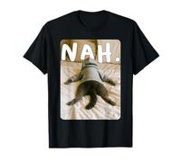 Chat paresseux amusant sur le lit qui dit Nah Chat sarcastique T-Shirt