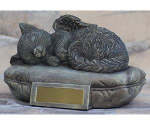 Chat urne grise comme une figure chat-ange et feuille pour graver, Animal urn