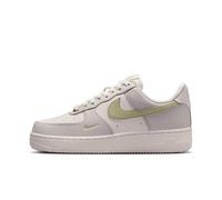 NIKE Femme Air Force 1 '07 Sneaker, Phantom Olive Aura Light Bone Light Army, 39 EU