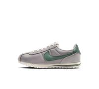 Chaussure Nike Cortez Textile pour ado College Grey/Sail/Clay Green 36