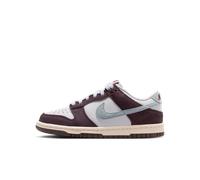 Chaussure Nike Dunk Low SE pour ado Blanc/Burgundy Ash/Team Crimson/Glacier Blue 37.5
