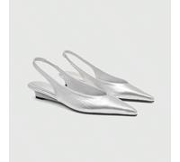 Chaussures femme au design simple et élégant avec bride arrière, bout pointu, talon plat bas. Polyvalentes, rétro, PU froissé et brillant argent. Chaussures femme Mueller adaptées pour le travail quot