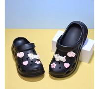 Chaussures mules perforées avec décoration de chat mignon pour femmes, style d'été nouveau avec augmentation de la hauteur, rembourrage doux, sandales à demi-glissement virales, tenue de travail d'inf