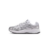 Chaussures Nike P-6000 pour ado Blanc/Blue Tint/Noir/Metallic Silver 36.5