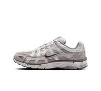 Nike Sportswear Baskets basses 'P-6000' greige / gris clair / blanc cassé, Taille 41