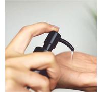 Cher, Klairs Gentle Black Huile douce pour peaux à problèmes, 150ml