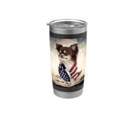 Chihuahua enveloppé dans un drapeau américain debout parmi les montagnes Gobelet isotherme en acier inoxydable double paroi