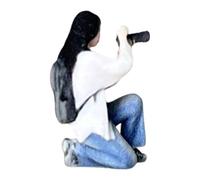 Chosertory Figurine Miniature à L'échelle 1/64 Représentant Une Fille Accroupie, Modèle Miniature pour La Photographie, Mini Diorama de Simulation.