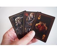 Chris Cards Elements Playing Cards - Gilded Deck - Symbolise les 4 éléments Cardistry, cartes magiques, tours de magie - Cartes à jouer - Cartes de poker (rouge - Ruby) (Gilded Black)