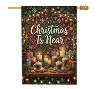 Christmas Is Near Hot Cocoa Drapeau de maison avec citation d'hiver 71 x | Branches à feuilles persistantes, drapeau de pelouse, bougies piliers, boîtes cadeaux, guirlandes lumineuses