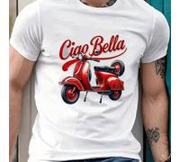 Ciao Bella rouge sur deux roues, symbolisant l'élégance italienne et l'esprit libre, imprimé sur ce confortable vêtement homme. Design vintage inspirant l'aventure et la dolce vita. Vêtement homme idé