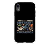 Citation de l'océan We are Different But We All Swim Together Coque pour iPhone XR