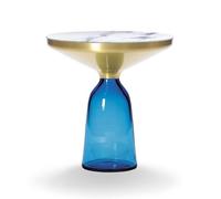 CLASSICON table BELL SIDE TABLE avec la structure en laiton (Bleu saphir - Plateau en marbre Bianco Carrara et base en verre soufflé)