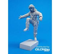 CMK f32317 - Figurines British Tempest Pilot, Climbing Out of Cockpit, for Special Hobby Kit