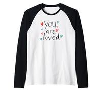 Coeurs mignons dessinés à la main avec inscription You Are Loved Manche Raglan