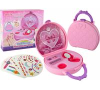 Coffret beauté avec accessoires, bagues, tatouages