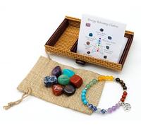 Coffret cadeau 7 chakras 7 chakras avec bracelet en pierres précieuses Mantra Om Aum dans une boîte en bambou | Harmonie énergétique de l'amour