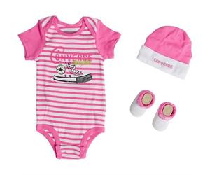 Coffret Cadeau Bébé Converse Ensemble vêtement Body Bonnet et Chaussons Rose et Blanc