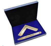 Coffret cadeau carré franc-maçon et boussole doré présenté dans une boîte