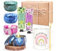 Coffret Cadeau Femme, Coffret de bougies parfumées, Cadeaux de Noël pour femmes, Cadeaux de remerciement, Contient 4 Bougies, Bougeoir, Tasse à Café et Cuillère, 2 Crèmes pour Les Mains