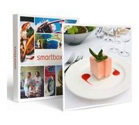 Coffret Cadeau SMARTBOX - Découverte de Paris lors d’un dîner croisière Prestige sur la Seine pour 2 adultes et 1 enfant- Gastronomie G