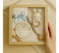 Coffret de naissance personnalisé Lapin - Box bébé avec brosse en bois gravée, hochet crochet lapin, lange, bavoir et plaque en bois - Cadeau naissance, baptême ou baby shower