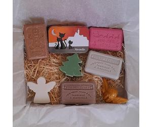 Coffret de Noël Savons de Marseille enrichis en beurre de karité bio, savons formes anges et sapin, et boîte en métal chats Marseille, le cadeau parfait au pied du sapin!…