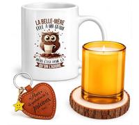 Coffret Mug La Belle-Mère elle a un grain mais c'est pour ça qu'on l'adore | Mug Céramique 330 ml, Bougie en Verre, Dessous de Verre Bois, Porte-Clés Cœur | 4 Pièces | Cadeau Anniversaire Noël