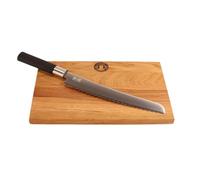 Coffret Offre Kai Wasabi Noir | Couteau à pain wasabi, lame de 23 cm à bord dentelé + planche de bois tonneau fait main 30x18 cm
