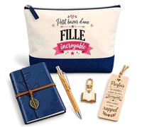 Coffret Pochette Petit Bazar d'une Fille Incroyable | Pochette Coton, Carnet Similicuir, Stylo Bambou, Marque-Page Bois, Porte-Clés Livre | 5 Pièces | Cadeau Anniversaire Noël