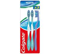 COLGATE - Brosse à Dents Triple Action Medium - Manche Avec 35% de Plastique Recyclé - Paquet de 3 Brosses à Dents