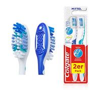 Colgate Total Lot de 2 brosses à dents manuelles pour nettoyage complet des dents, de la langue, des joues et en profondeur dans les espaces interdentaires, avec poils moyens durs