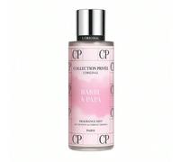 Collection Privée Barbe à Papa Brume Parfumée 250ML Notes de tête : Sucre filé, fruits rougesNotes de cœur : Vanille, caramelNotes de fond : Bois doux, musc légerOffrez-vous une touche de gourmandise