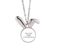 Collier avec pendentif en forme de lapin avec citation « Now is the Winter »