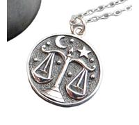 Collier Balance en argent sterling 925. Signe astrologique Balance. Symbole astrologique. Motif pièce double face représentant Vénus, planète dominante | Avec chaîne de 45 cm | Plaqué argent |