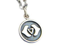 Collier chakra du troisième œil en argent sterling 925, petit pendentif spirituel de yoga, bijou simple et quotidien, pendentif zen, délicat sixième œil | avec chaîne de 18 pouces | plaqué argent |