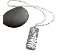 Collier en argent sterling 925, motif flocon de neige sur un pin enneigé. Charmant paysage hivernal féerique. Pendentif forêt, petit cadeau pour randonneur amoureux de la nature | Avec chaîne de 45