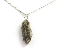 Collier en plâtre brut 28,40 carats