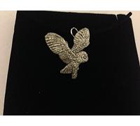 Collier fait main en étain anglais sur cordon noir, motif chouette effraie PP-B01, 41 cm