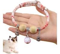 Collier kimono porte-bonheur en perles de cèdre pour animal de compagnie, cousu à la main, collier de costume de céleri pour chien et chat avec breloque Maneki-Neko, confortable et réglable, convient