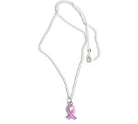 Collier octobre rose couleur argent avec un pendentif ruban rose