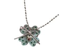 Collier pendentif de tous les jours avec breloque en forme de cœur, pièce maîtresse à quatre pétales, chaîne de perles de ton argent pour les tenues de fête Collier avec pendentif à quatre pétales, à