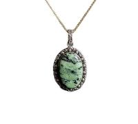 Collier pendentif ovale en argent sterling 925 avec pierre précieuse rubis zosite naturelle et chaîne forçat. Bijou artisanal sublimant la passion. Médaillon sublimant la passion | LK_SGMP_0144