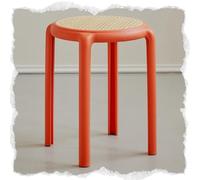 Colorful 18 pouces tabourets empilables pour la salle à manger de cuisine Étudiants en plastique portable Chaises d'école de nidification en plastique avec design sans dos et tabourets courts en
