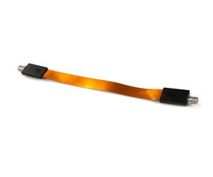 com-four® câble SAT ouverture de fenêtre extrêmement plate - flexible 17,5 cm - câble coaxial standard, prise F - adaptateur de fenêtre pour SAT, DVB-T en qualité HD (26,5 cm - 01 pièce)