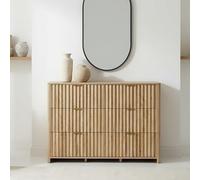 Commode ELLA avec 6 tiroirs, finition chêne - Commode à tiroirs aspect lamelles, buffet avec espace de rangement, buffet aspect bois naturel et poignées en métal doré, design scandinave