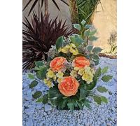Composition Fleurs Artificielles Lesté Ciment en Jardinière, pour une Très Bonne Tenue à L' extérieur. Réalisé par Nos Soins.