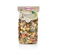 Conchiglie tricolore de semoule de blé dur organique avec tomate et épinards