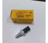 Hella Interrupteur de feu de recul 6ZF 008 621-421 – 12V 2 pôles noir – pour SUZUKI FIAT OPEL NISSAN