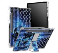 Coque souple pour Samsung Galaxy Tab S8 Plus 2022/S7 FE 2021/S7 Plus 2020 12,5" avec porte-stylo, dos transparent avec drapeau crâne bleu, coque de protection d'angle avec béquille rigide
